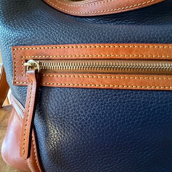 Vintage Dooney & Bourke Wexford Pebbled Leather Shoulder Hobo Bag โ Navy Tan - Picture 9 of 12